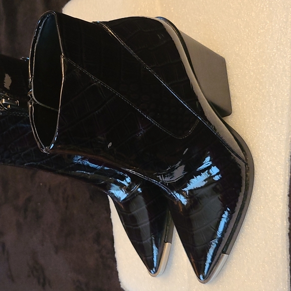 Vince Camuto Anikah Pointy Toe Bootie - Picture 3 of 13